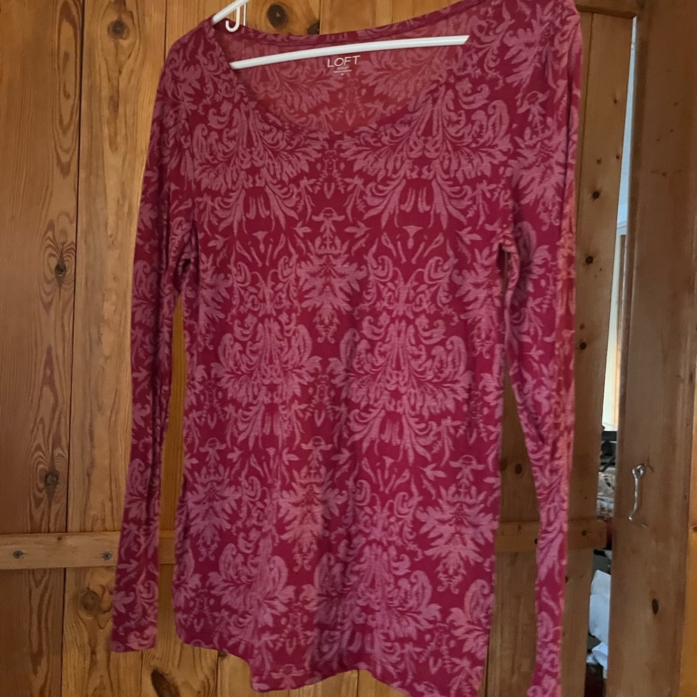 LOFT Pink Patterned Long-Sleeve Scoop Neck Top size medium